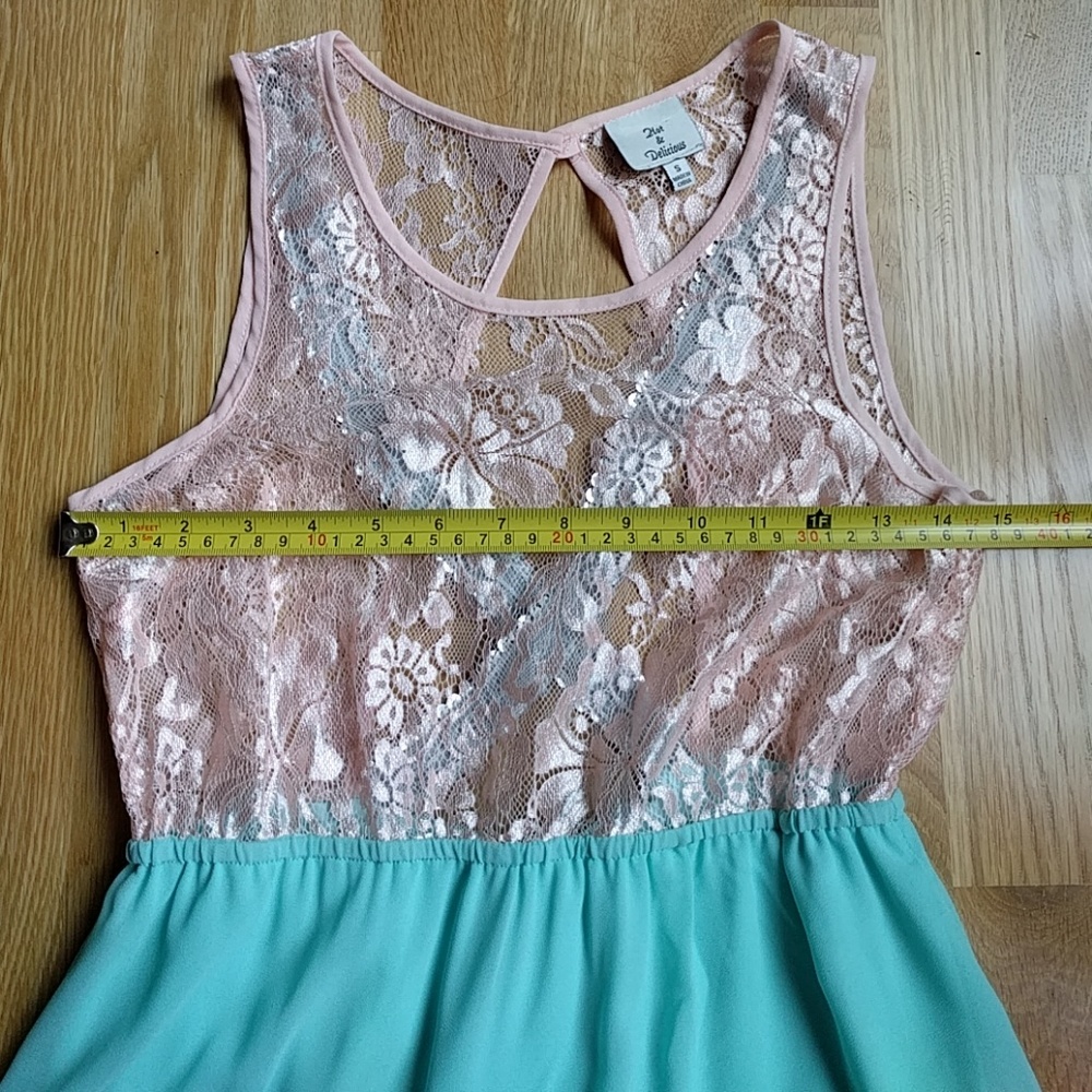 Lace High-Low Dress - Picture 6 of 8